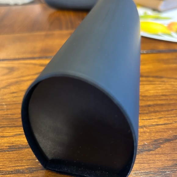 Sunglasses Case - NEW - Picture 1 of 3